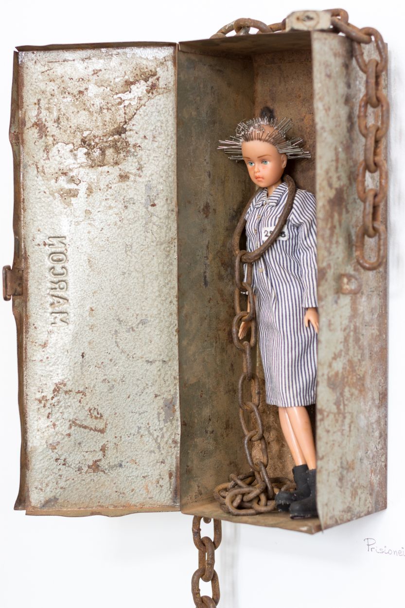 Caixa de boneca, 2016, Júnia Azevedo. Foto: Diogo Calil.