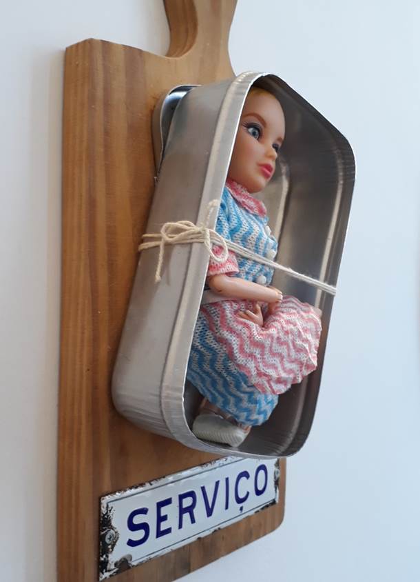 Serviço, 2018, Júnia Azevedo.